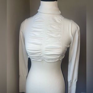White cropped sweater 🔥 3 for 20 tops